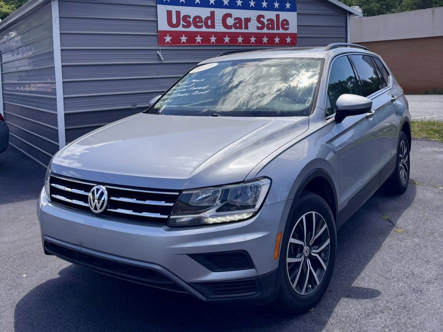 2019 Volkswagen Tiguan 2.0T SE's photo